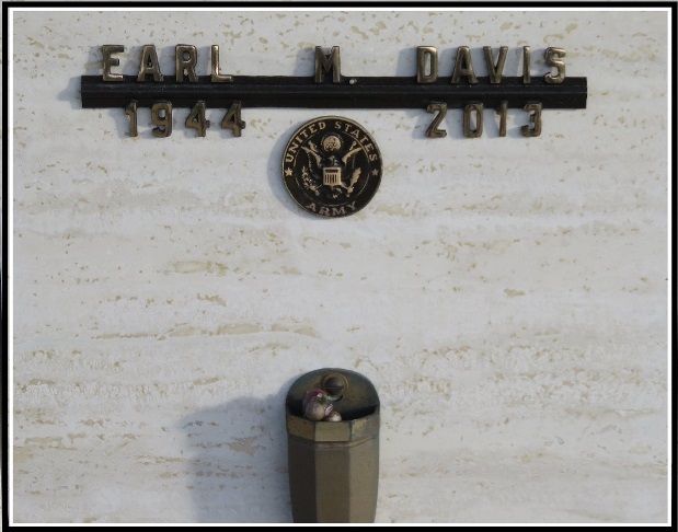 Sonny Davis ~ Headstone Sonny Davis ~ Headstone