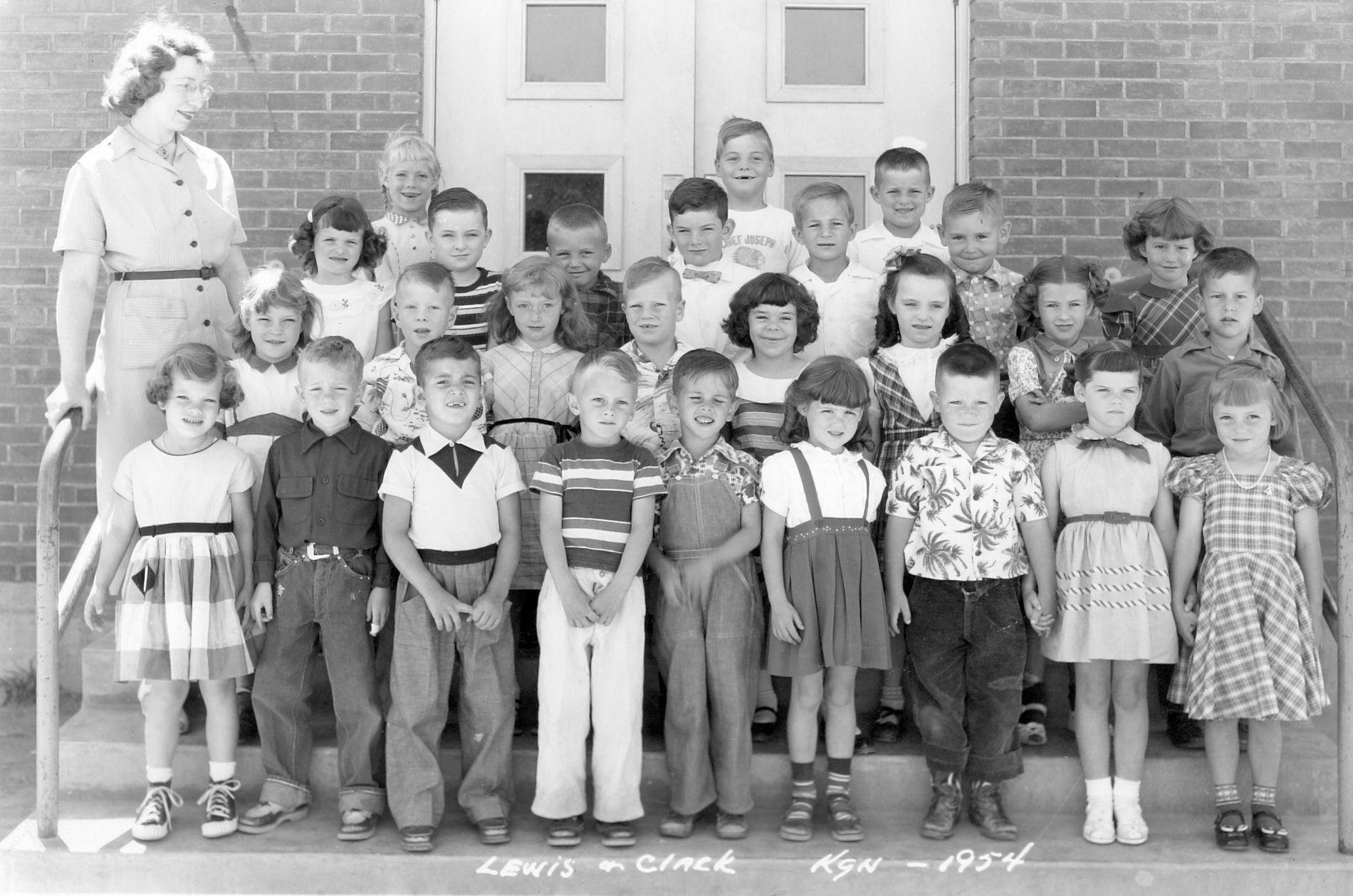 Miss Hosack's Morning Kindergarten Class at Lewis and Clark