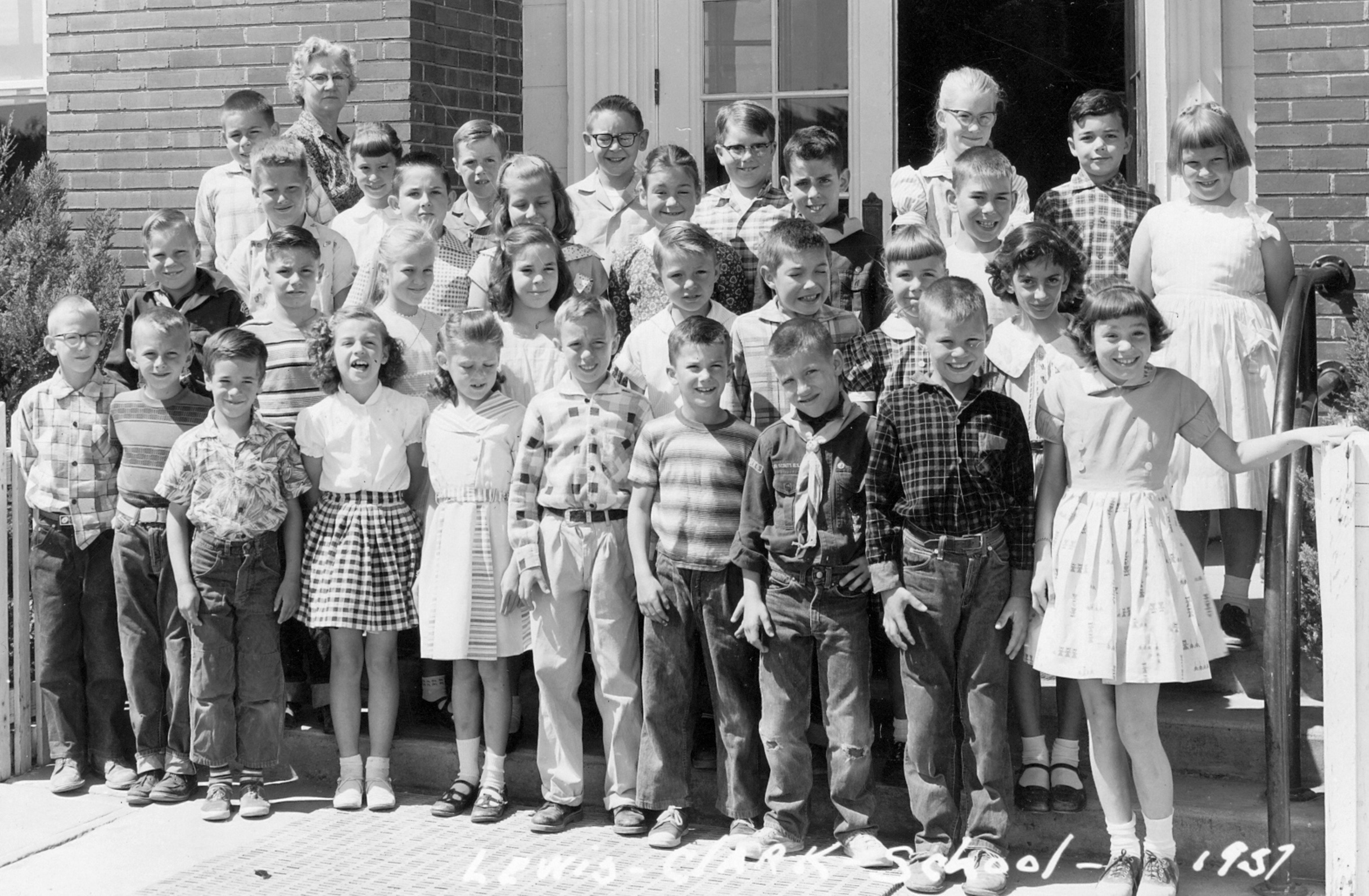 Mrs. Eubanks 3rd Grade Class at Lewis and Clark