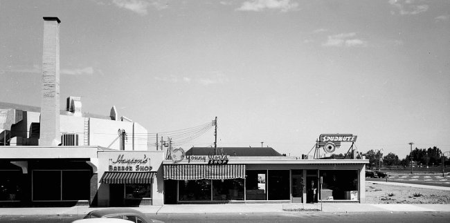 Uptown Tour - Hanson's / Young World / Spudnut Shop